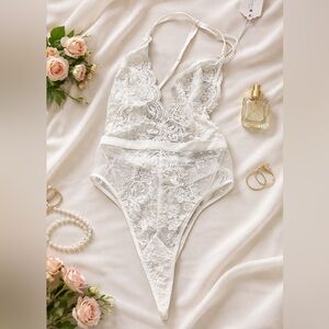 NWT In Bloom By Jonquil Plunge Neck Lace
Thong lingerie